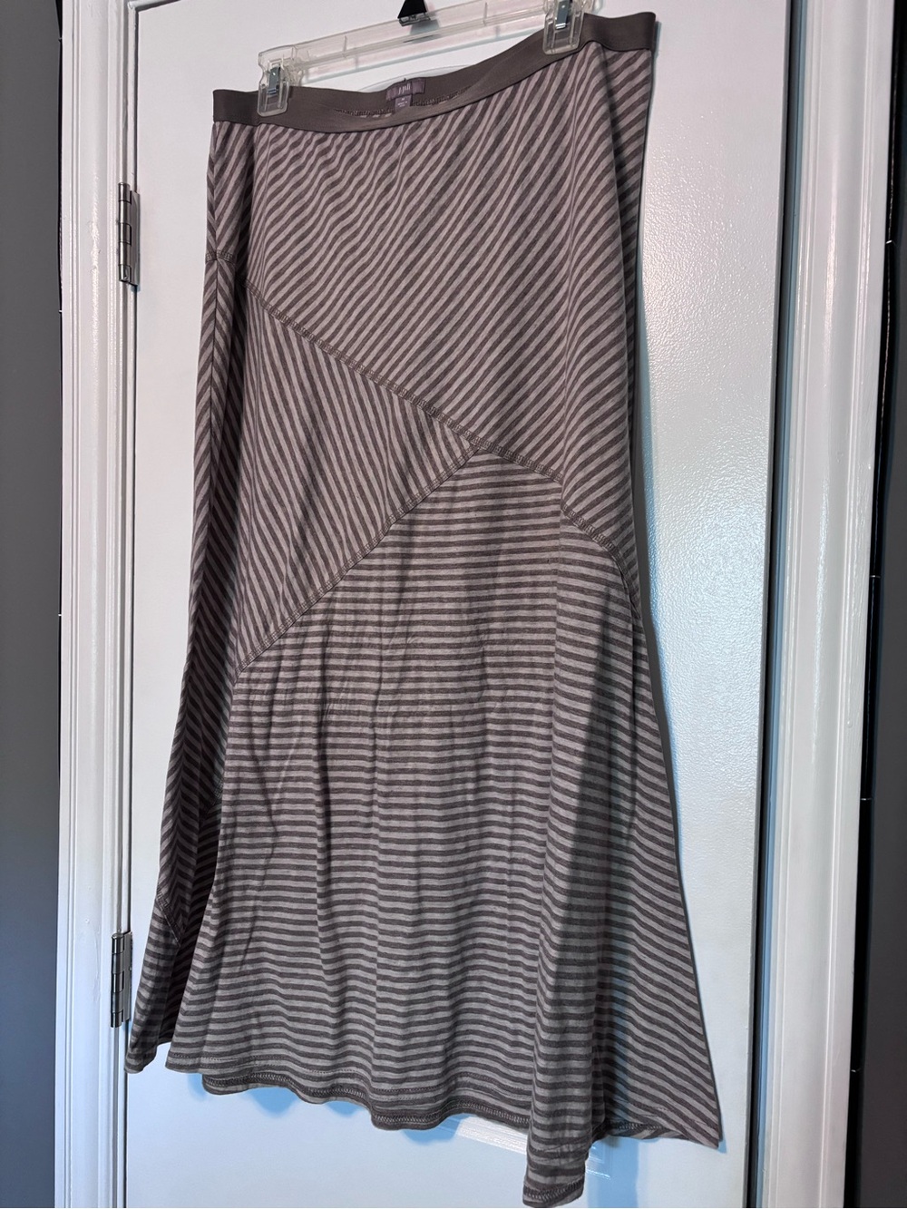 J. Jill Diagonal Stripe Maxi Skirt in Gray and White Size Medium - Picture 3 of 9